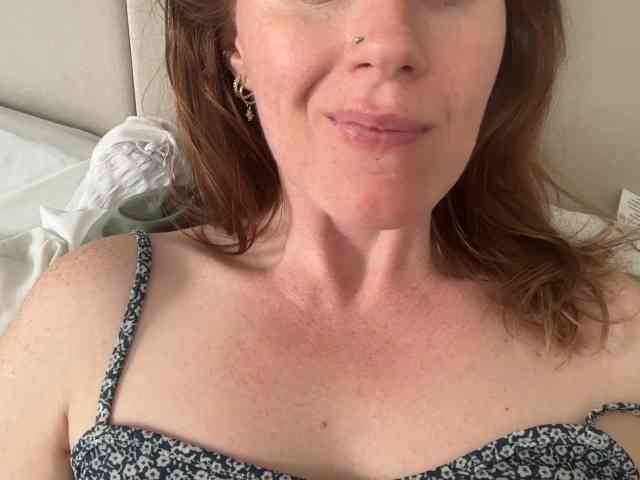 REDHEADROSIE webcam