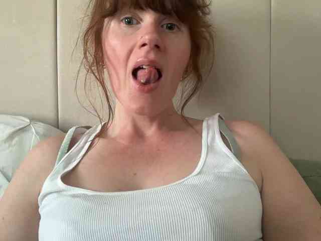 REDHEADROSIE webcam
