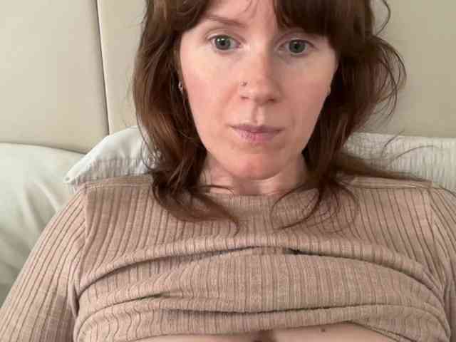 REDHEADROSIE webcam