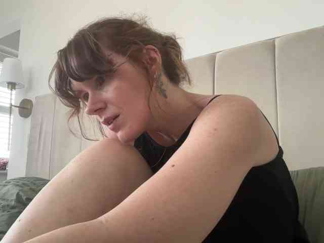 REDHEADROSIE webcam