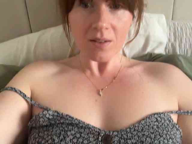 REDHEADROSIE webcam