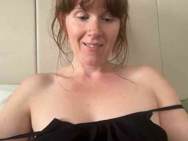 REDHEADROSIE webcam