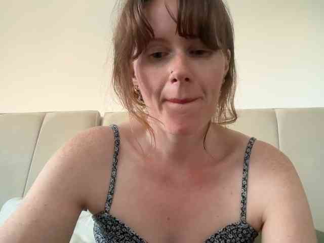 REDHEADROSIE webcam