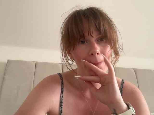 REDHEADROSIE webcam