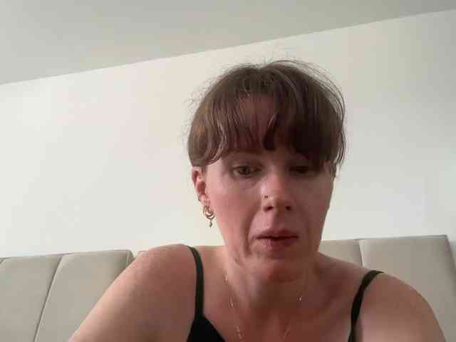 REDHEADROSIE webcam