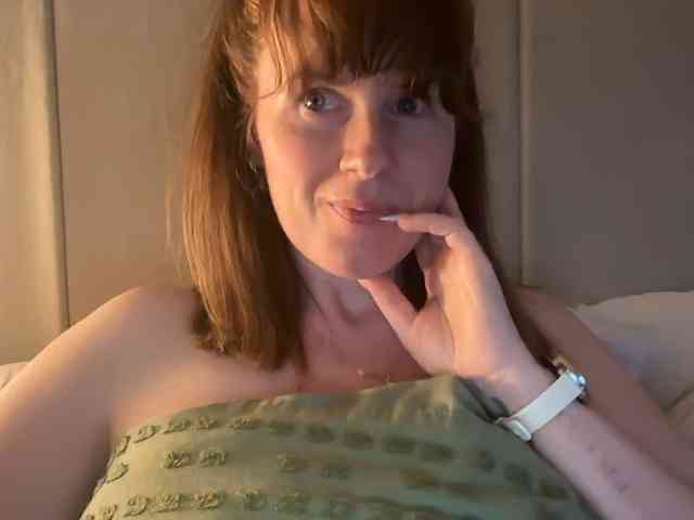 REDHEADROSIE webcam