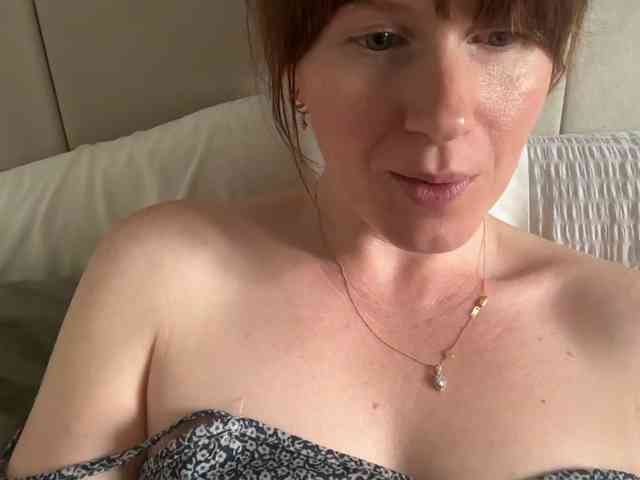 REDHEADROSIE webcam