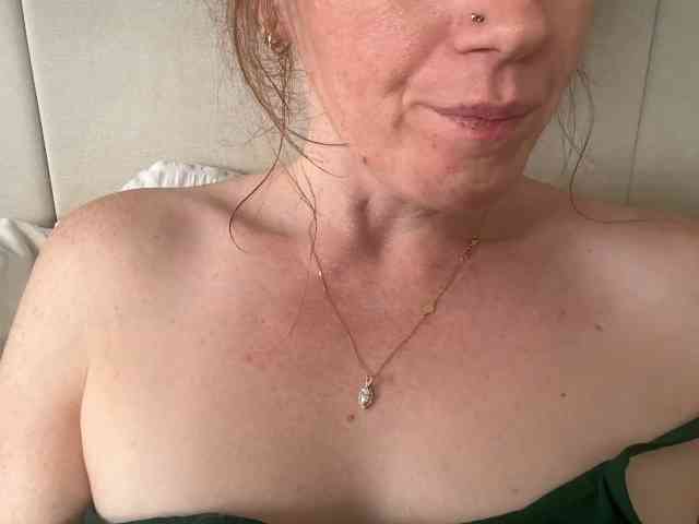 REDHEADROSIE webcam
