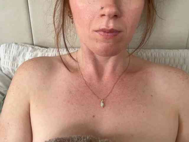 REDHEADROSIE webcam