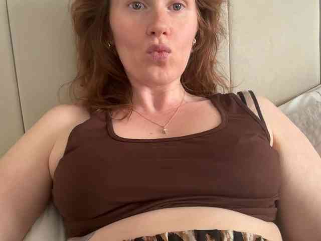REDHEADROSIE webcam