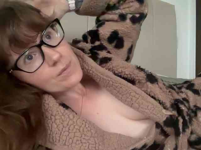 REDHEADROSIE webcam