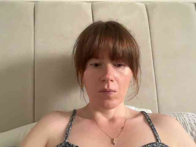 REDHEADROSIE webcam