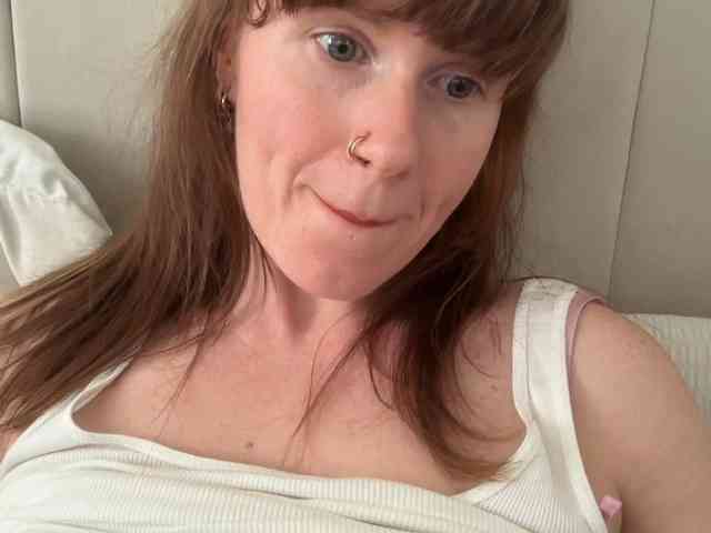 REDHEADROSIE webcam
