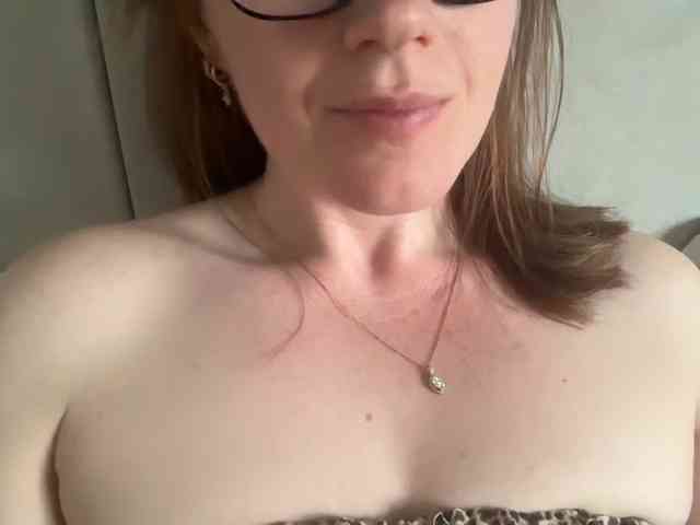 REDHEADROSIE webcam