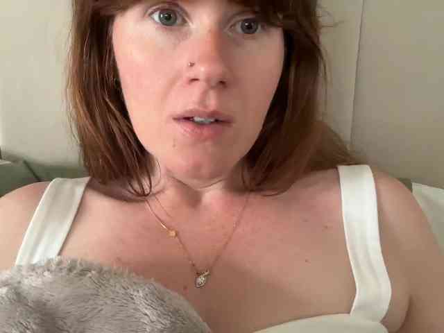 REDHEADROSIE webcam