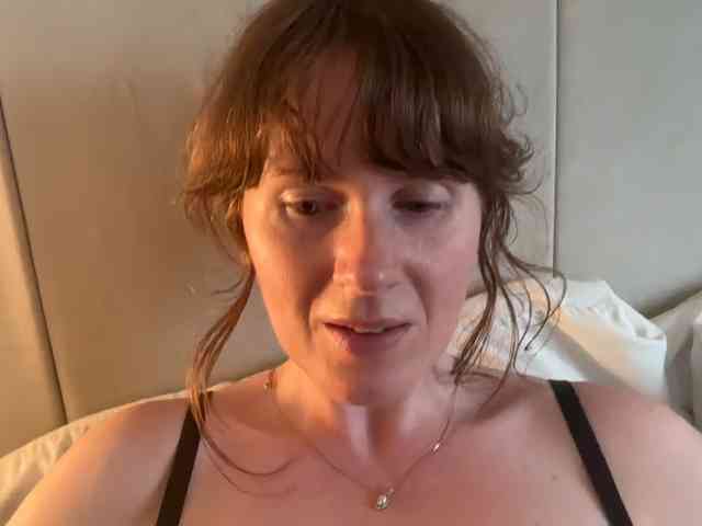 REDHEADROSIE webcam