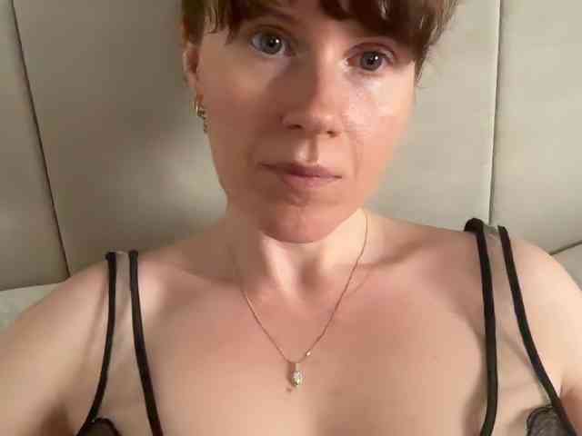 REDHEADROSIE webcam