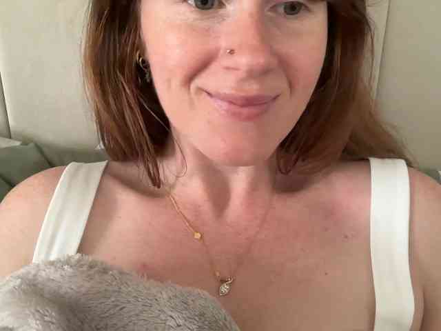 REDHEADROSIE webcam