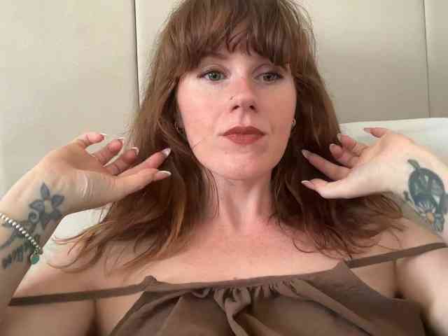 REDHEADROSIE webcam