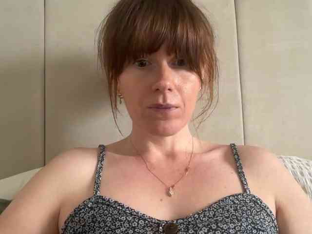 REDHEADROSIE webcam