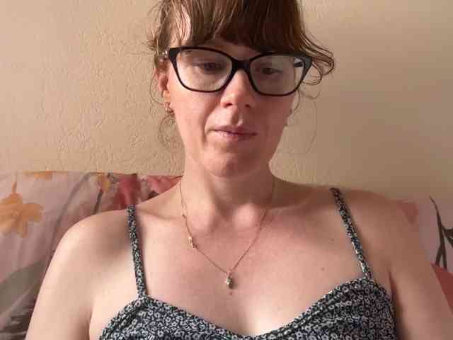 REDHEADROSIE webcam