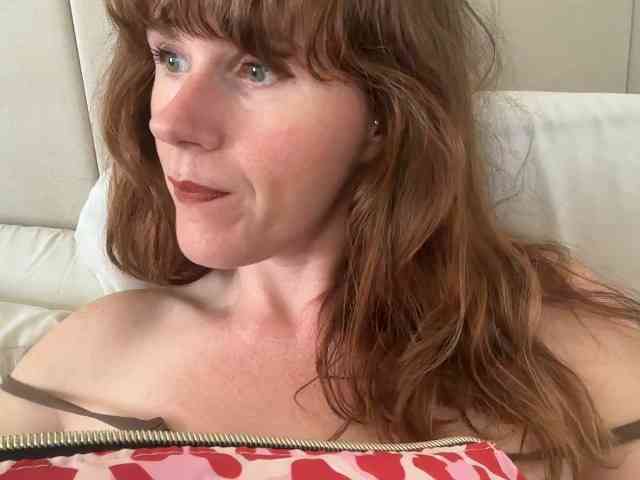 REDHEADROSIE webcam