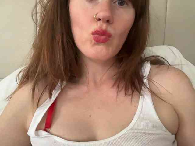 REDHEADROSIE webcam