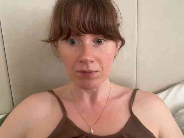 REDHEADROSIE webcam
