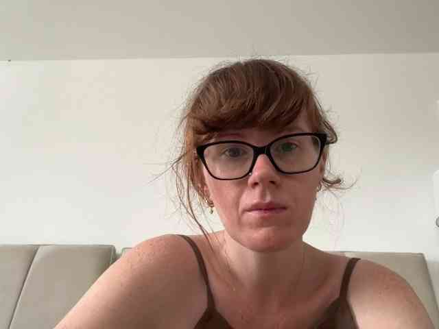 REDHEADROSIE webcam