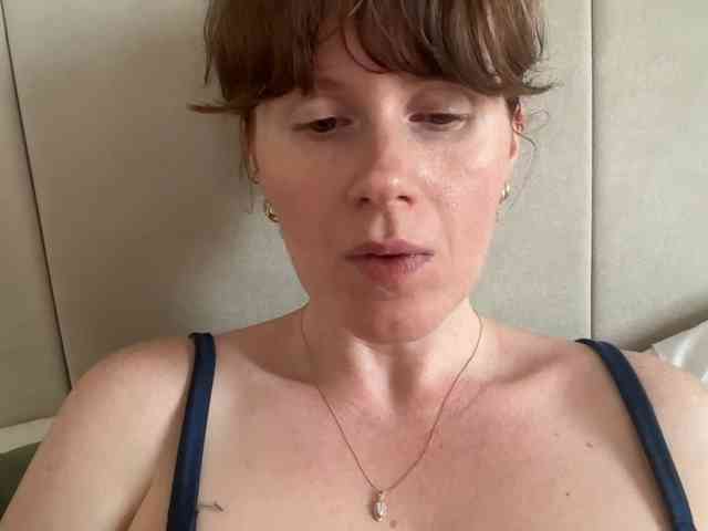 REDHEADROSIE webcam