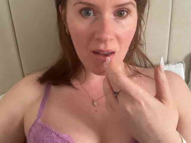 REDHEADROSIE webcam