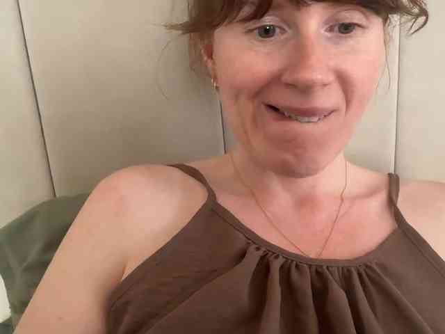 REDHEADROSIE webcam