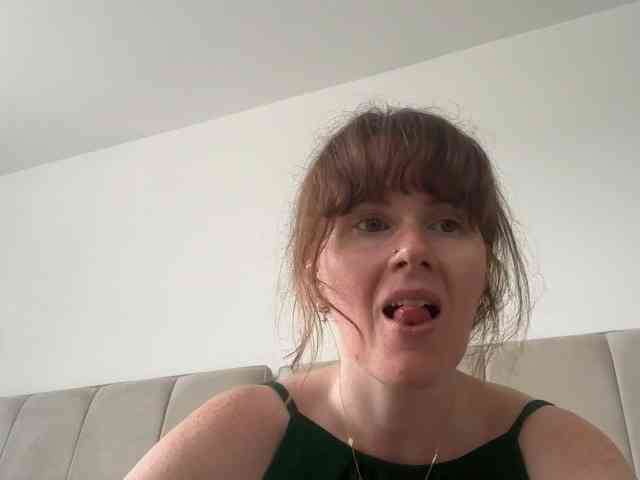 REDHEADROSIE webcam