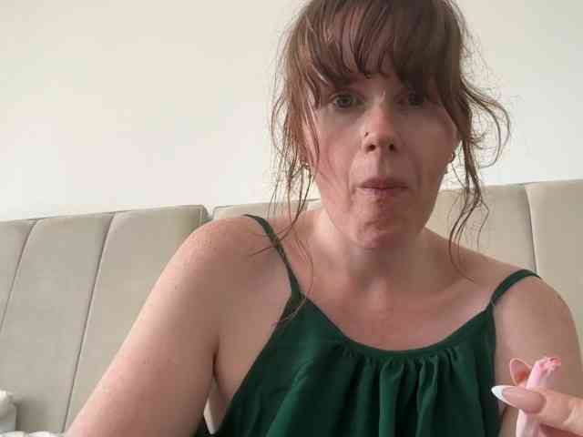 REDHEADROSIE webcam