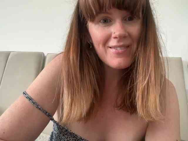 REDHEADROSIE webcam