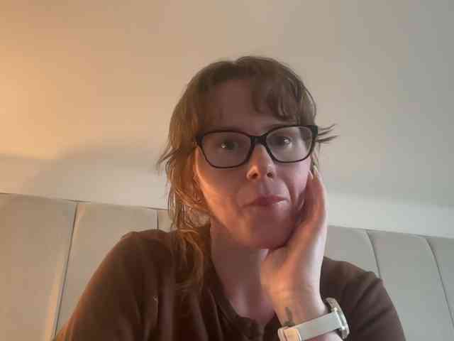 REDHEADROSIE webcam