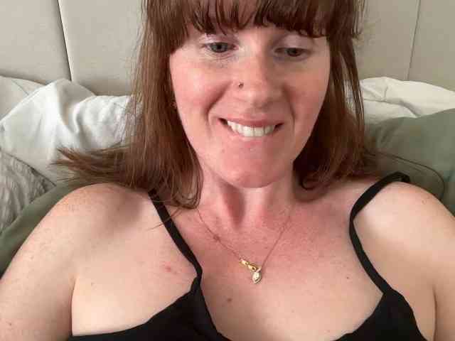 REDHEADROSIE webcam