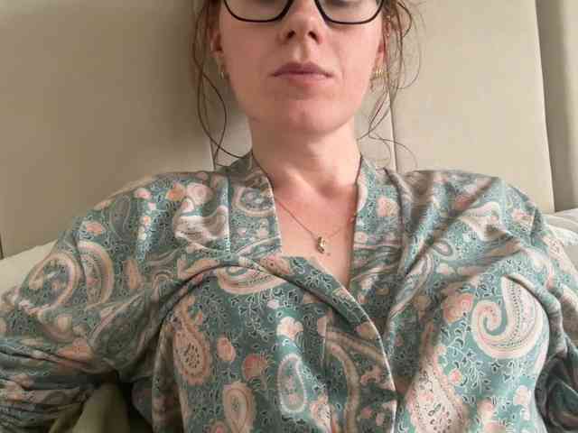 REDHEADROSIE webcam