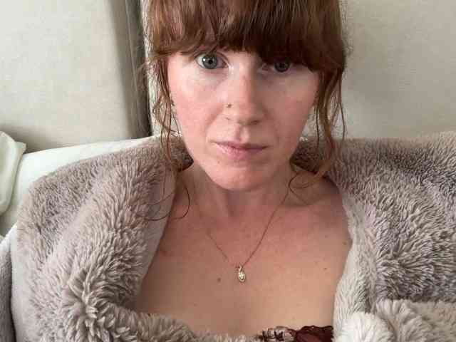 REDHEADROSIE webcam