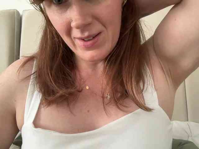 REDHEADROSIE webcam