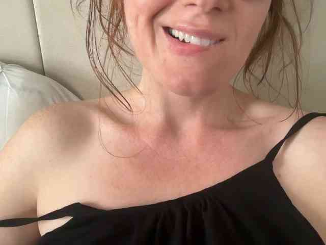 REDHEADROSIE webcam