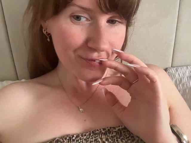REDHEADROSIE webcam