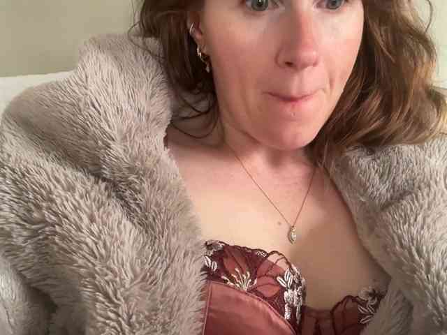 REDHEADROSIE webcam