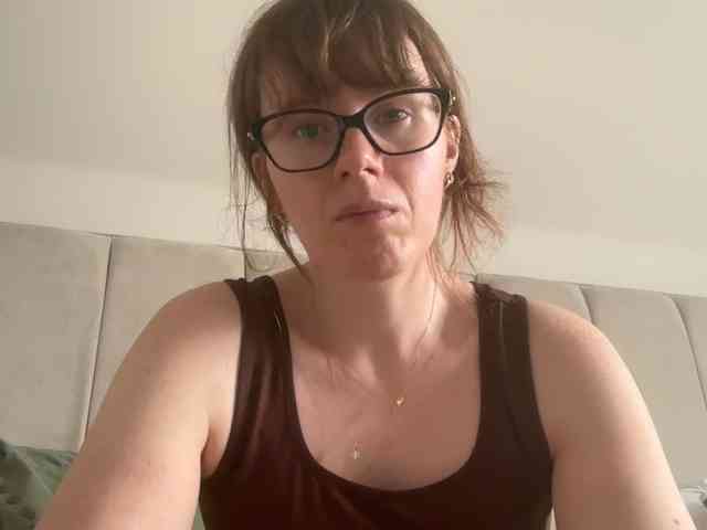 REDHEADROSIE webcam