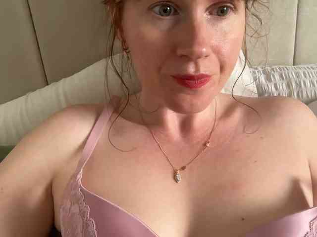 REDHEADROSIE webcam