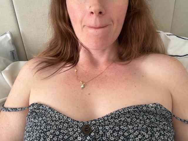 REDHEADROSIE webcam