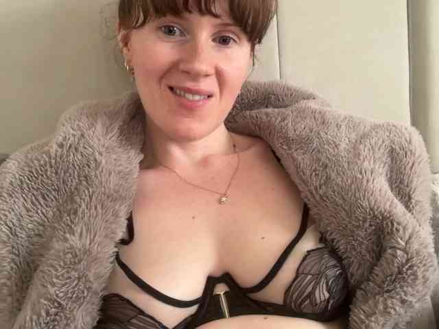 REDHEADROSIE webcam