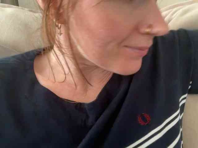 REDHEADROSIE webcam