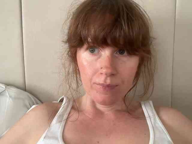 REDHEADROSIE webcam