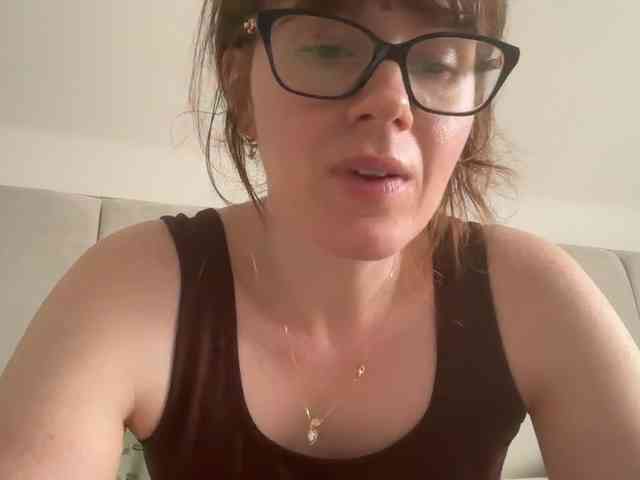 REDHEADROSIE webcam